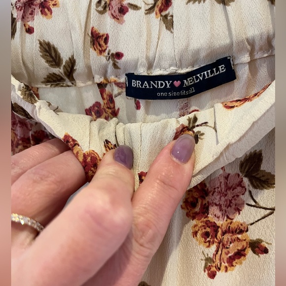 💛Brandy Melville wide leg floral pants💛 - Picture 3 of 3